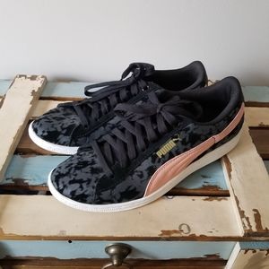 Black Puma Sneakers